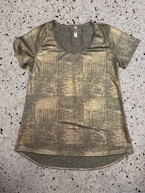 LuLaRoe Metallic Gold Short Sleeve Scoop Neck Tee